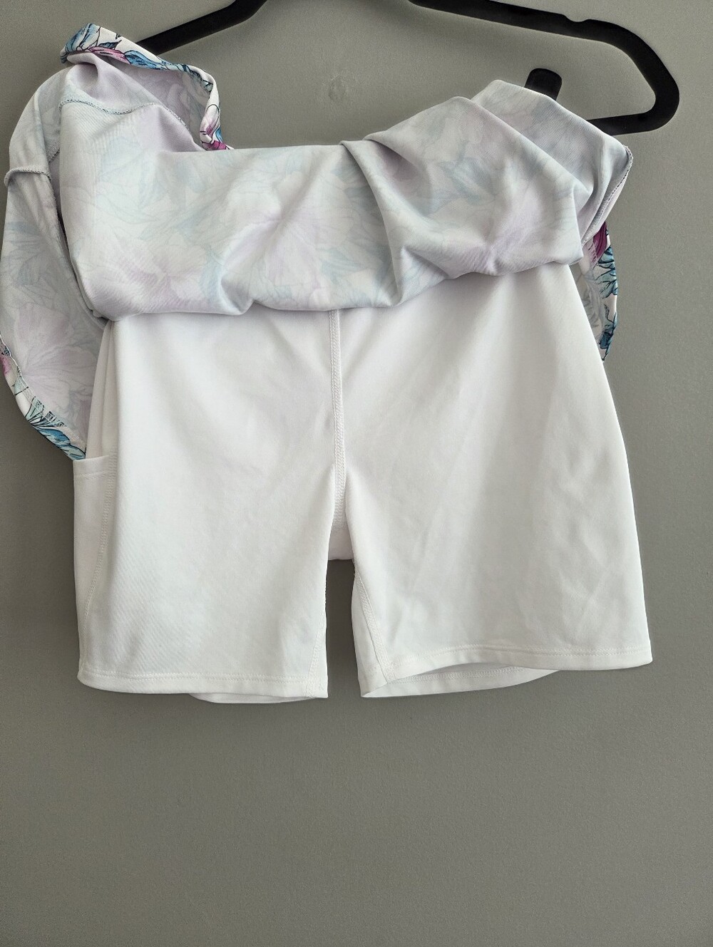 Tommy Bahama Active Ruffle Floral Tennis Golf Skort Size White Pink Size S - Picture 6 of 9